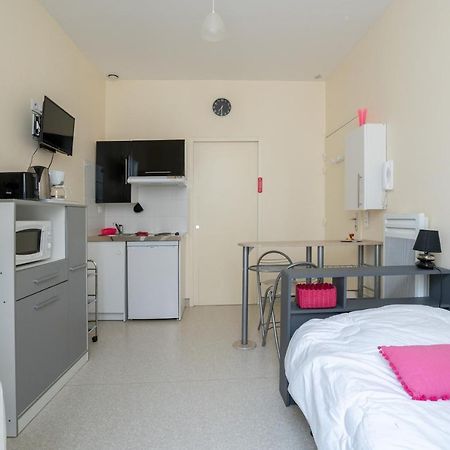Les Jardins De La Seugne Apartment Жонзак Екстериор снимка