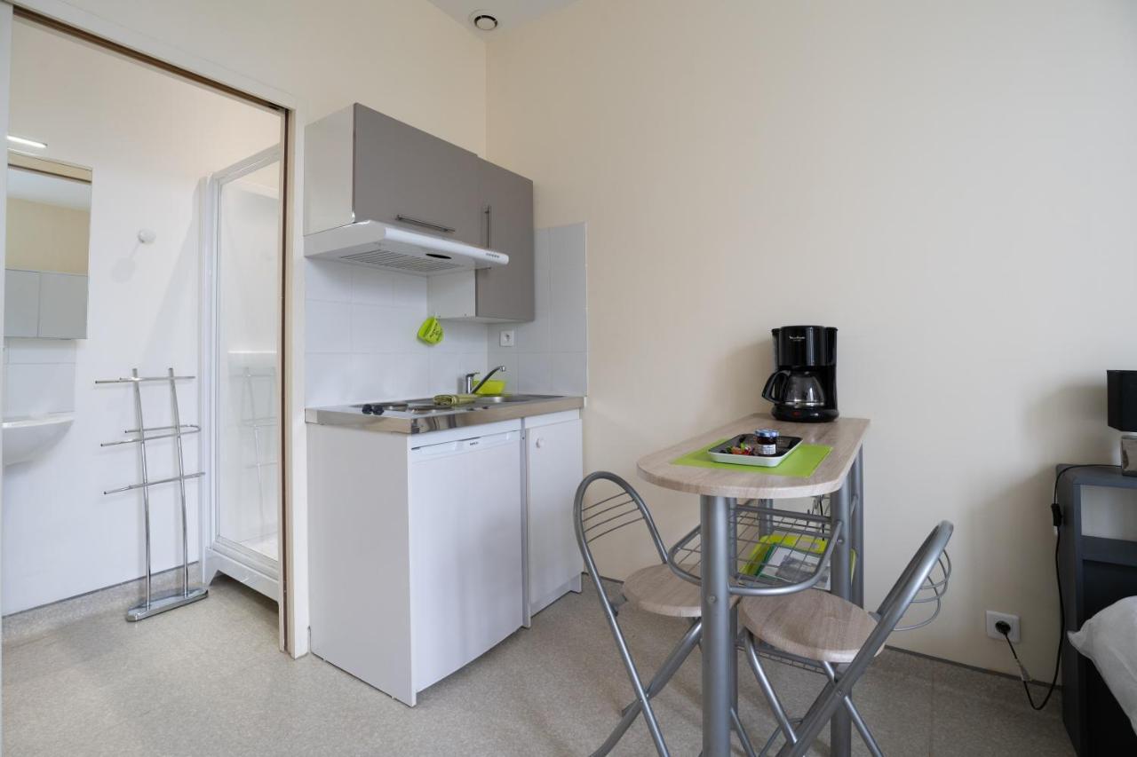 Les Jardins De La Seugne Apartment Жонзак Екстериор снимка