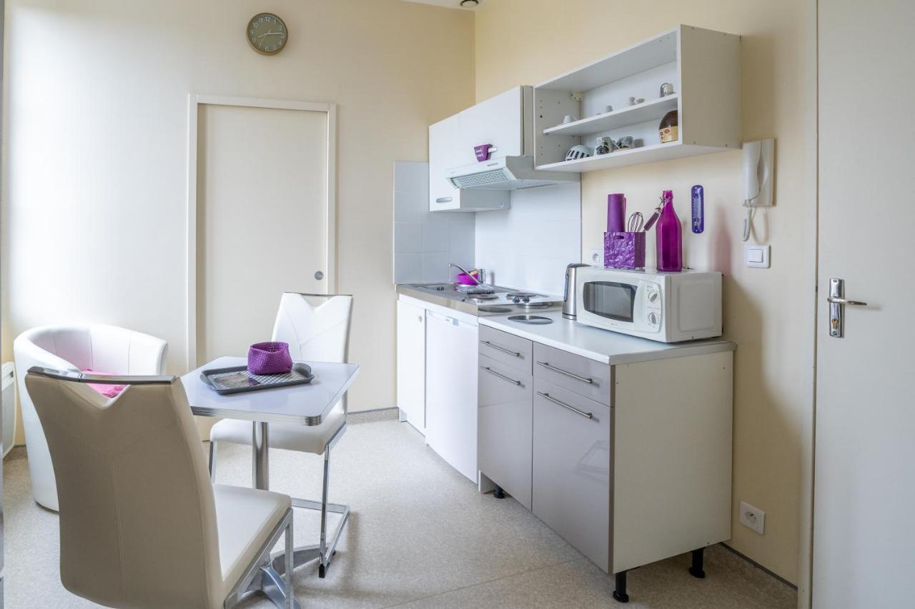 Les Jardins De La Seugne Apartment Жонзак Екстериор снимка